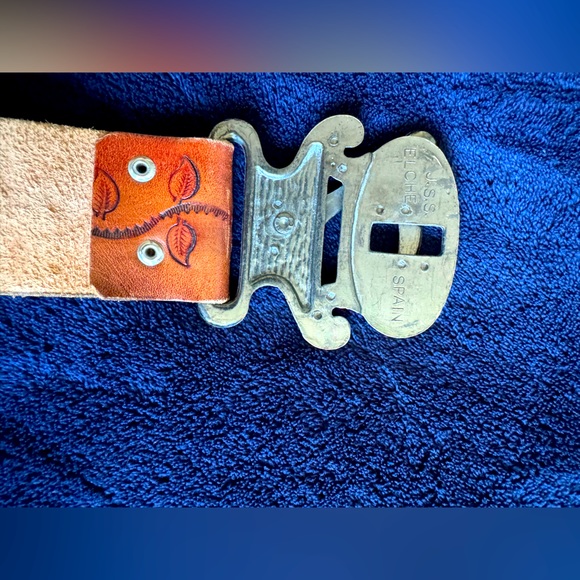 Vintage Genuine Brown Leather Garden Floral Embossed Fairy Cottagecore Belt - Picture 6 of 7